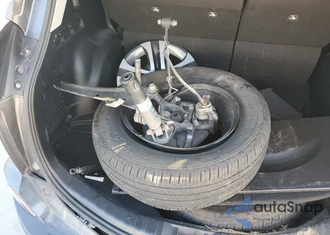 2018 Toyota Rav4 Le z USA, uszkodzony, nr VIN JTMZFREV2JJ156910